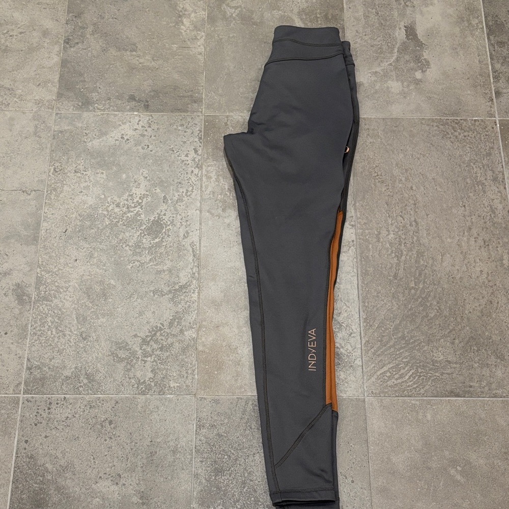 Woman’s Indygena fleece lined leggings - Picture 3 of 3